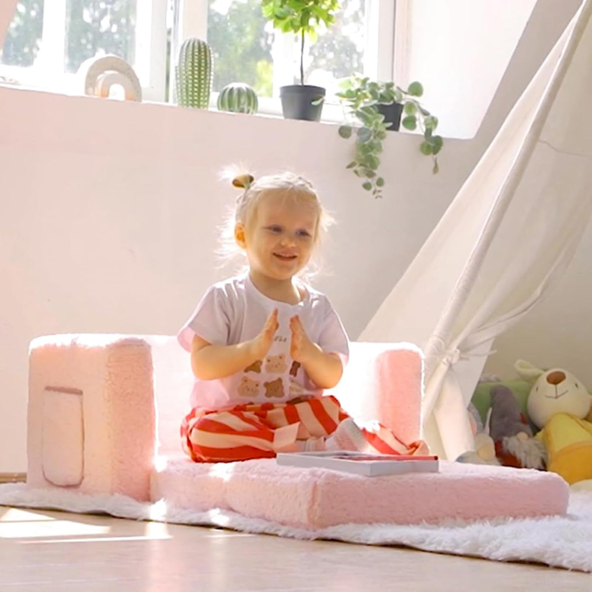 ALIMORDEN 2-in-1 Flip Out Cuddly Sherpa Toddler Couch Convertible Sofa to Lounger, Pink